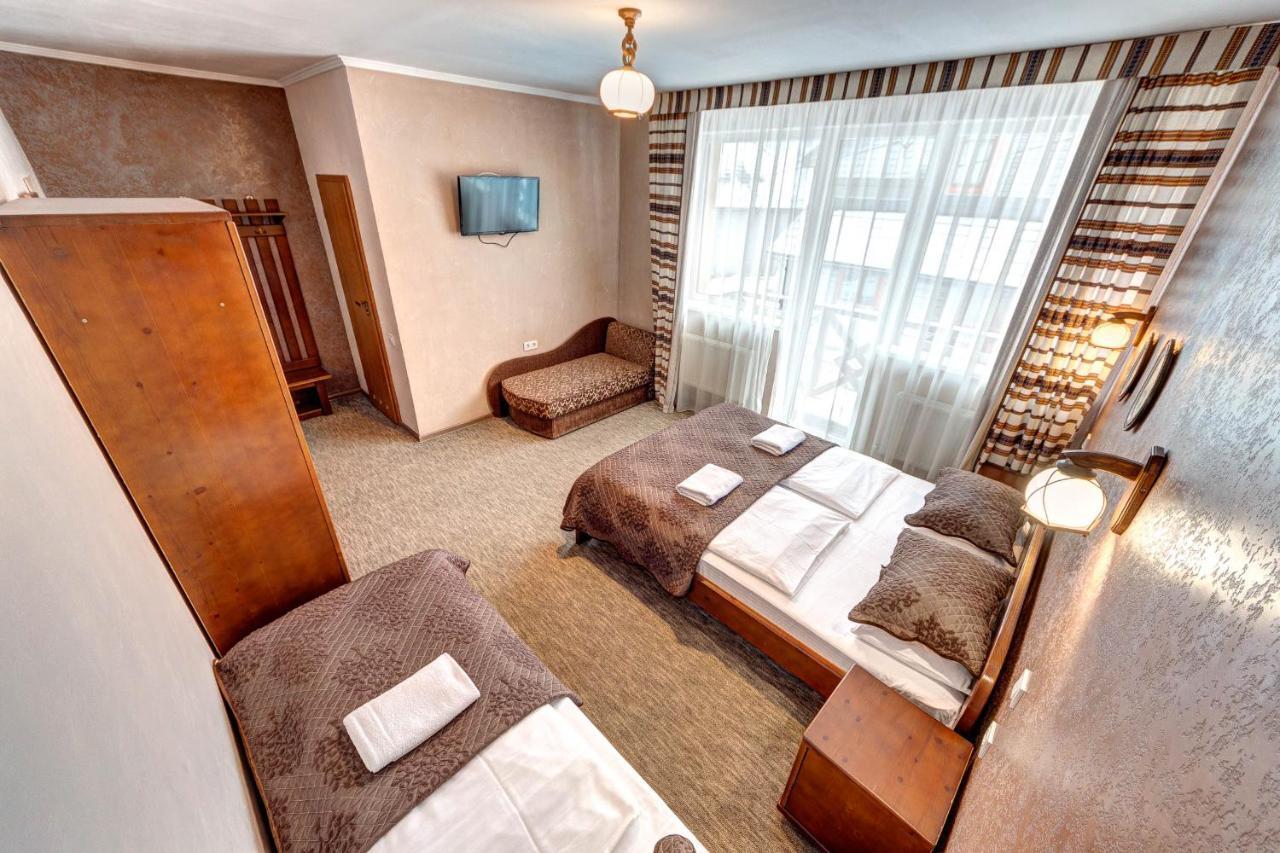 Hotel Gutsulia บูโคเวล ภายนอก รูปภาพ